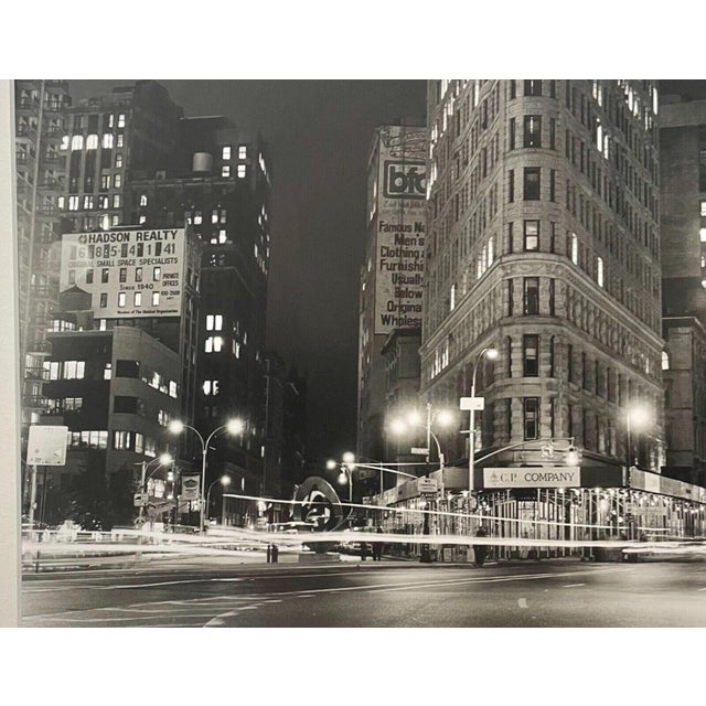 Ileane Bernstein Naprstek 'street Life Flatiron Building' New York City Photo For Sale - Image 9 of 11