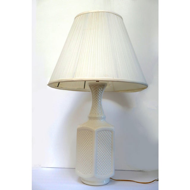 Vintage White Hexagonal Ceramic Geometric Raised Relief Table Lamp For Sale - Image 11 of 11