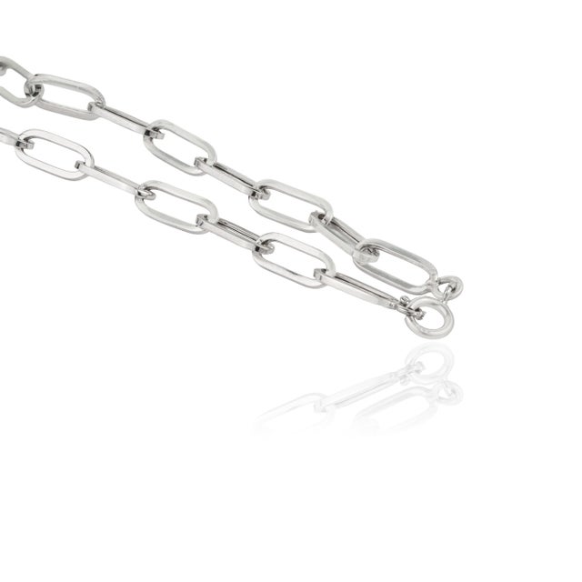 Modern 3.85ct Round Emerald Tennis Necklace With Paperclip Chain in 18k Gold For Sale - Image 9 of 18