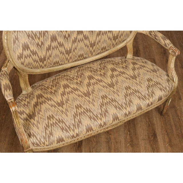 Wood French Louis XVI Style Painted Settee For Sale - Image 7 of 17