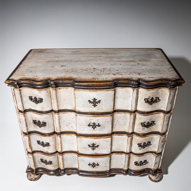 White-Painted Baroque Chest of Drawers, 1700s For Sale - Image 4 of 7