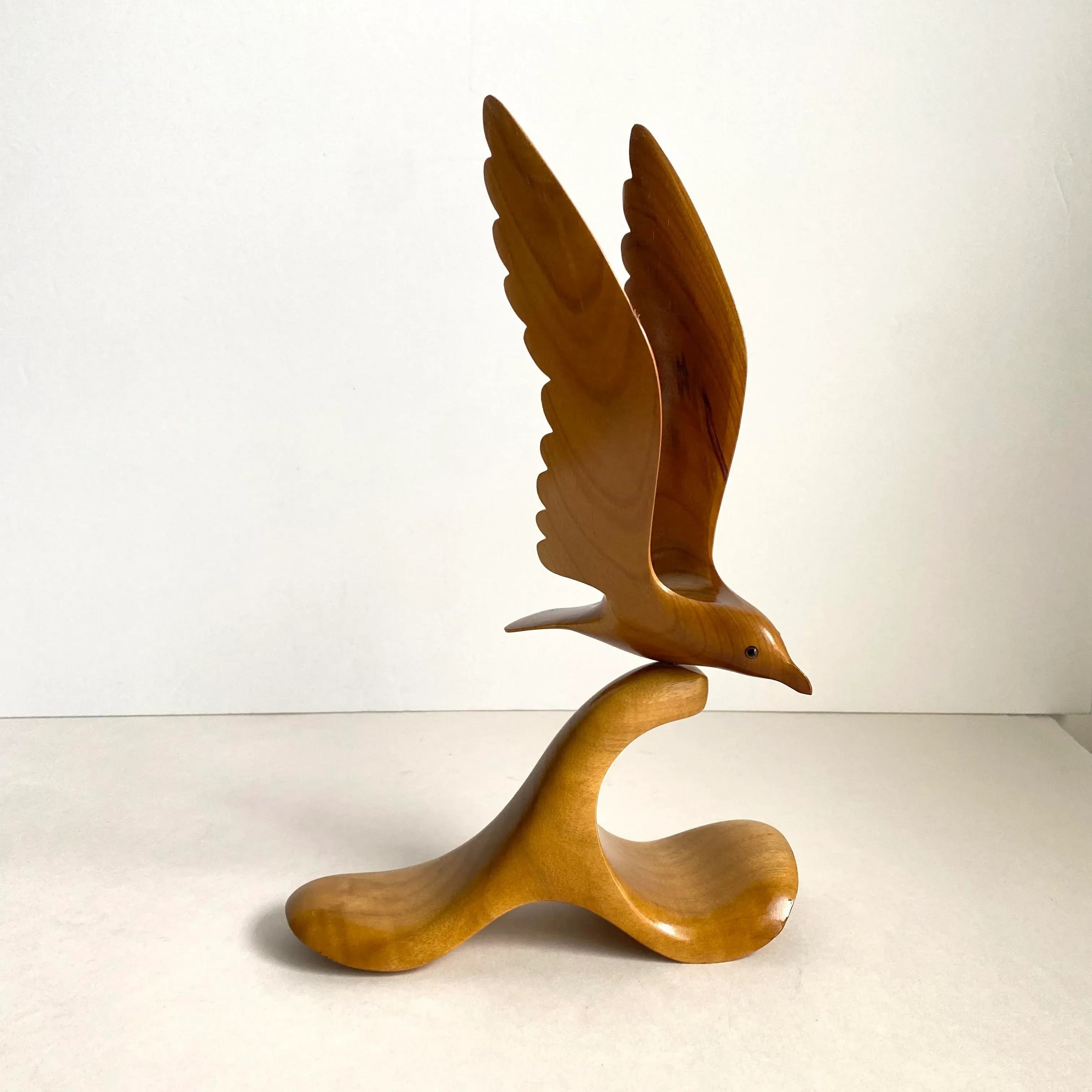 高さ30cm ヴィンテージ　オブジェ　木彫り　ミッドセンチュリーデザイン Mid Century 1960s Oregon Myrtle Wood Bird in Flight Seagull Shore