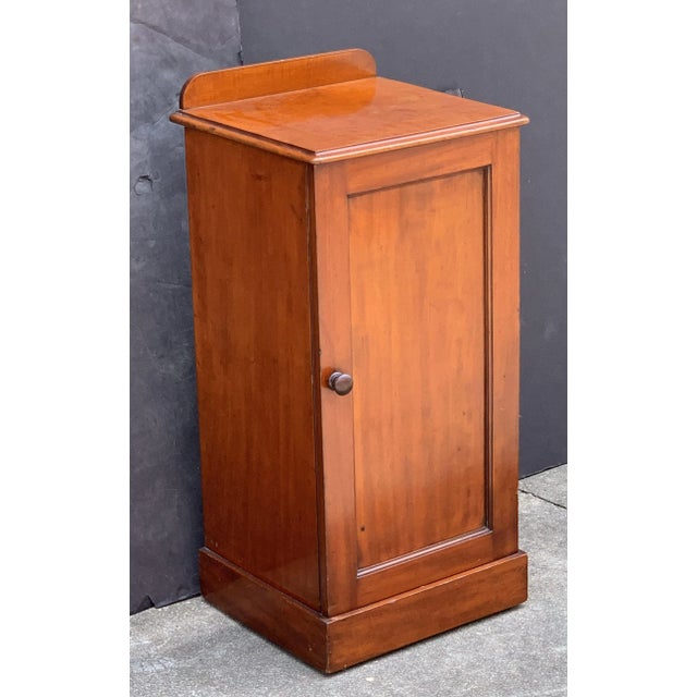 English Nightstand or Bedside Table of Mahogany For Sale - Image 10 of 13