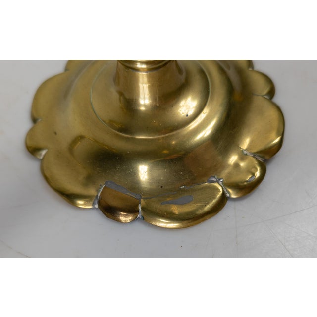 18th Century Pair of English Brass Queen Anne Candlesticks With Petal Base For Sale - Image 12 of 13