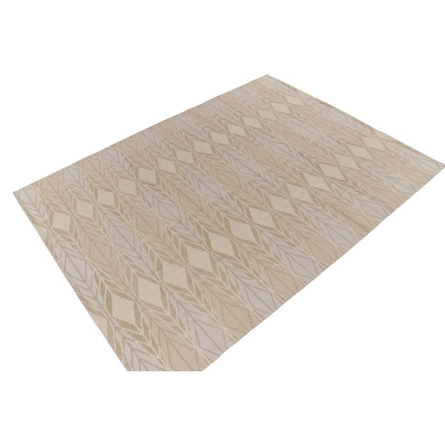 An elegant flat weave from Rug & Kilim’s Scandinavian Kilim Collection; exemplifying a contemporary innovation of the...