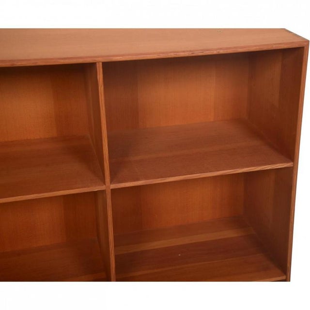 Bookcase in Oregon Pine by Mogens Koch, 1970s For Sale - Image 4 of 11