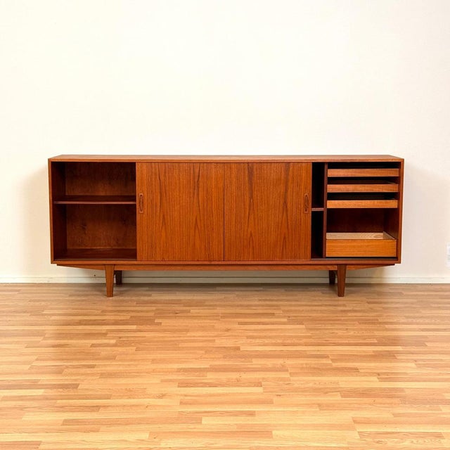 Sideboard in Teak, 1950s For Sale - Image 3 of 17