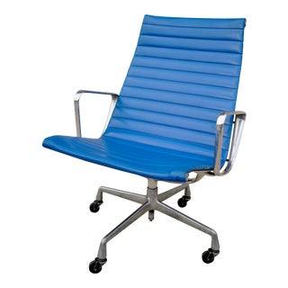 1950s Vintage Herman Miller Eames Aluminum Group Lounge Chair For Sale