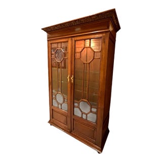 Antique C. 1900-1915 Quarter-Sawn Tiger Oak Beveled Glass Display China Cabinet For Sale