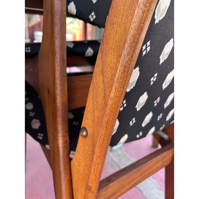 Wood Set of 4 Danish Modern Teak Dining Chairs, C. 1960s For Sale - Image 7 of 9
