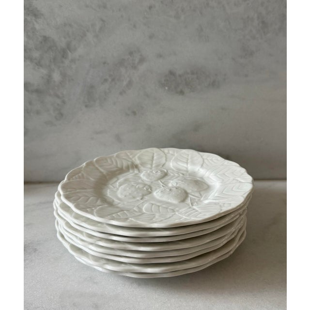 Set of 4 Vintage Fondeville Alvarez Strawberry Majolica Plates For Sale - Image 9 of 11