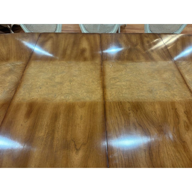 Late 20th Century French Provincial Oval Dining Table With 8 Chairs – Cream Painted Base & Figured Wood Top For Sale - Image 11 of 12