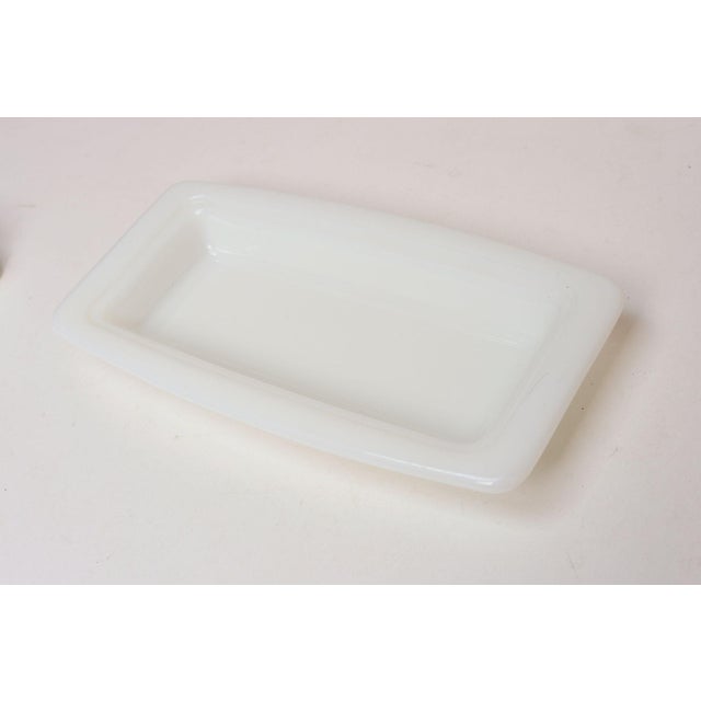 Vintage Pyrex Spring Blossom / "Crazy Daisy" Green Floral and Milk Glass Covered Butter Dish For Sale - Image 11 of 12