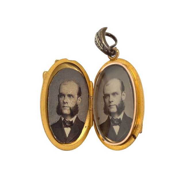 Victorian Late 19th Century Victorian 14k Gold Picture Locket Pendant With Pearl For Sale - Image 3 of 4