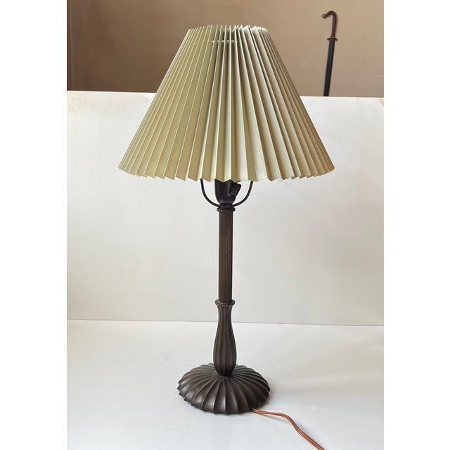 Art Deco Fluted Table Lamp in Bronze in the manner of Just Andersen, 1940s For Sale - Image 9 of 9