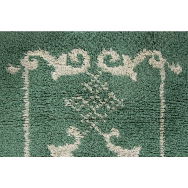 Rug & Kilim Vintage Swedish Rya Wool Rug With Cartouche Design by Rug & Kilim, 1950-1959 For Sale - Image 4 of 9