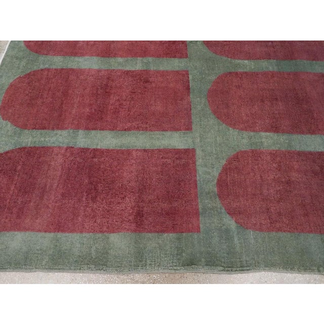 Galerie Shabab Collection Mid-20th Century Turkish Art Deco Style Carpet For Sale In New York - Image 6 of 9