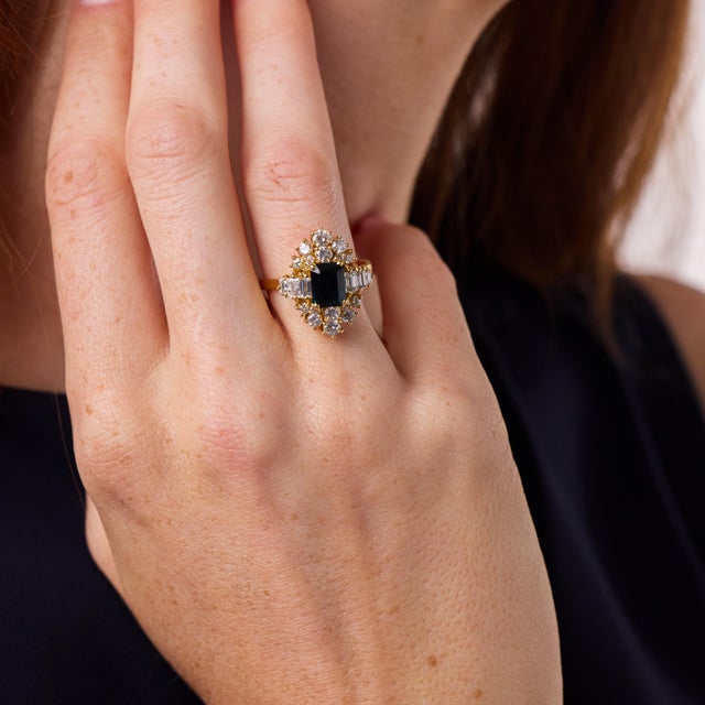 1980s Vintage Gia 2.00 Carat Sapphire Diamond 18k Yellow Gold Ring, Size 8.25 For Sale - Image 5 of 6