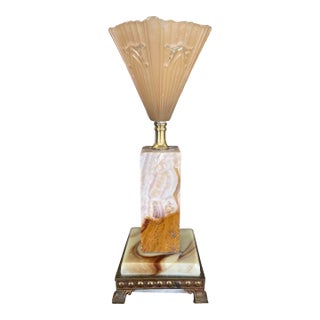 1930s French Art Deco Style Table Lamp With Molded Peach Glass Fan Shade and Bronze Toned Footed Base For Sale