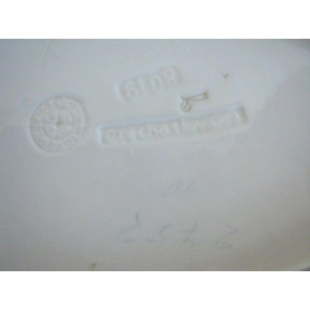 Early 1900s Neoclassical Czechoslovakian Art Pottery Serving Bowl With Embossed Robert Adam Motif For Sale - Image 10 of 11