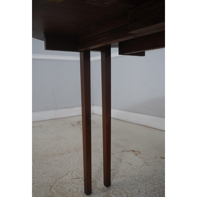Georgian Style Oval Mahogany Inlaid Dining Table For Sale - Image 18 of 18