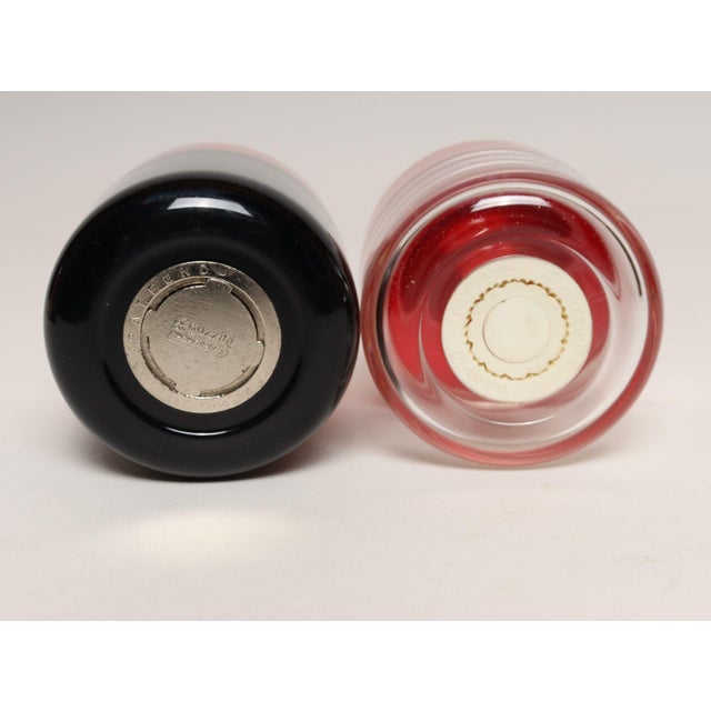 1970s Vintage Italian Post-Modern Red and Black Salt and Pepper Mill by Guzzini For Sale - Image 5 of 12