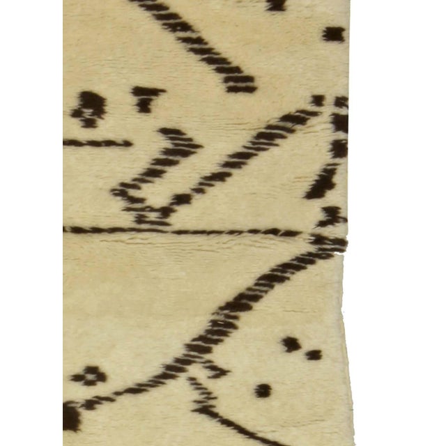 Early 21st Century Modern Moroccan Style Abstract Wool Rug – Artisan Geometry by Doris Leslie Blau For Sale - Image 5 of 6