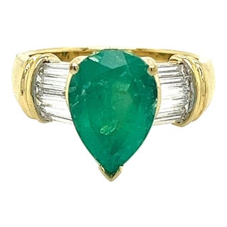 Natural 3.22 Carat Pear Cut Colombian Emerald With Baguette Diamond Side Stone R, Size 7 For Sale