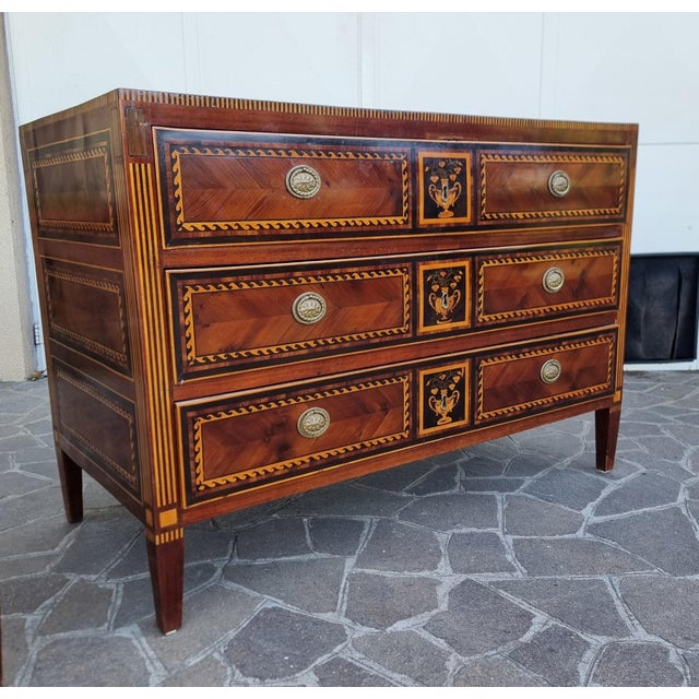 Brown Antique Neapolitan Directoire Chests of Drawers in Walnut, 1760, Set of 2 For Sale - Image 8 of 16