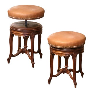 19th Century French Louis XV Walnut and Leather Adjustable Piano Stool For Sale