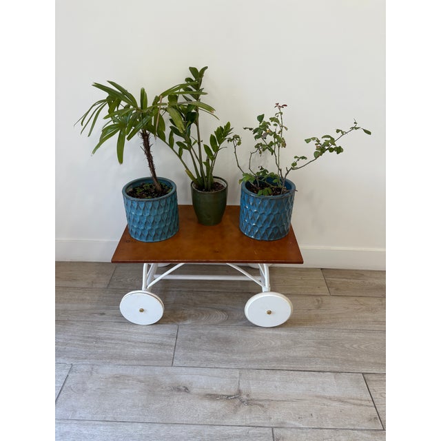 Really simple , but oh so Chic. Wonderful size for coffe table or end table. The top is not attached For easy care or...