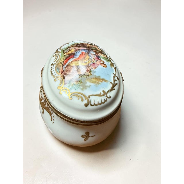Early 20th Century Signed Hand Painted Antique Porcelain Hinged Oval Dresser Box or Jewelry Casket. For Sale - Image 5 of 13