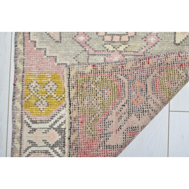 1950s Mid 20th Century Oushak Accent Wool Rug For Sale - Image 5 of 5
