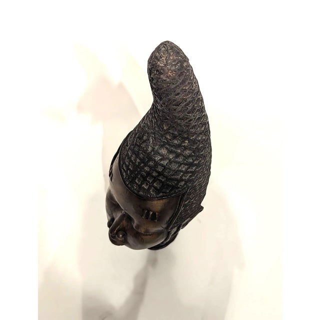 Metal Beninese Edo Era Cast Bronze Bust For Sale - Image 7 of 7