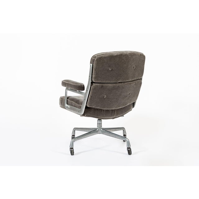 1970s Vintage Eames Time Life Gray Velvet Office Chair Herman Miller 1978 For Sale - Image 5 of 13