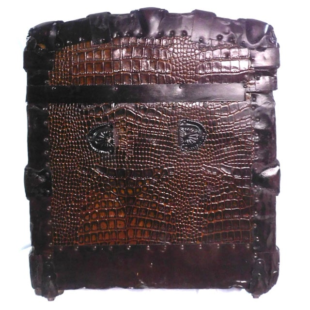 Wood Antique Alligator Skin Design Metal, & Oak Slats Camelback Domed, Wheeled Steamer Trunk For Sale - Image 7 of 11