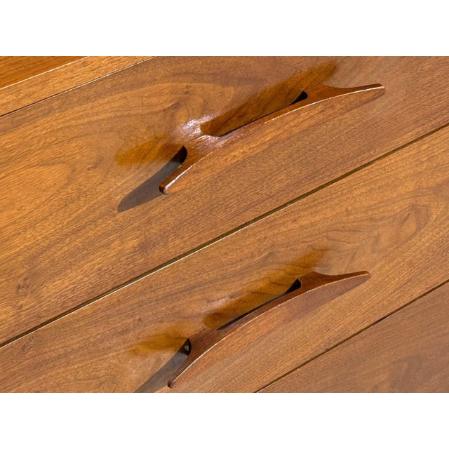 Wood Young Manufacturing, Standard Dreser, Walnut, Usa, 1960s For Sale - Image 7 of 12