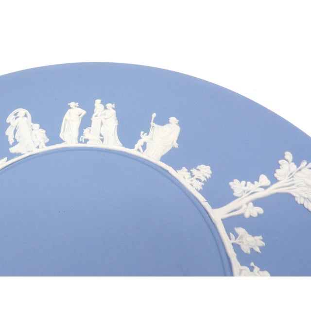 1970s Wedgwood Blue 9" Jasperware Plate — Greek Procession— Neoclassical For Sale - Image 9 of 10