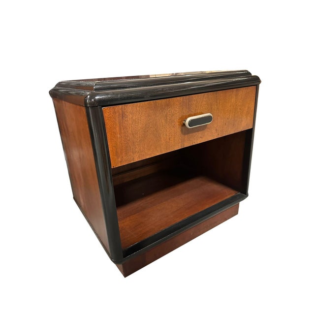 1930s Pair of Two Toned Art Deco Cherry Wood & Lacquer Bedside Tables W/ Stepped Top For Sale - Image 5 of 12