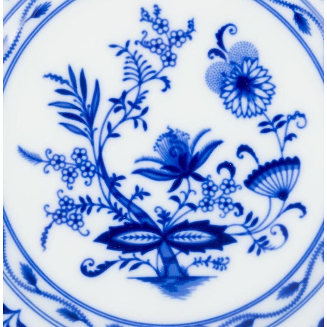 Porcelain Dinner Plates with Blue Onion Patterned Decoration, 1930s, Set of 4 For Sale - Image 3 of 6