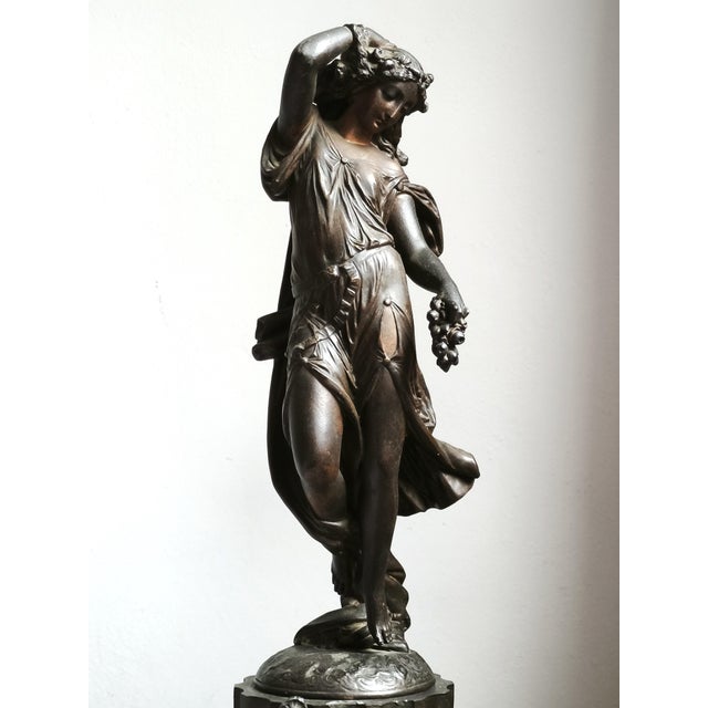 French figurative mantel clock, made between 1880 and 1900 and signed Blot et Drouard, Paris. The sculpture depicts a...