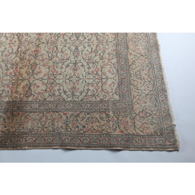 Cream 1940s Flower Design Kayseri Rug For Sale - Image 8 of 13