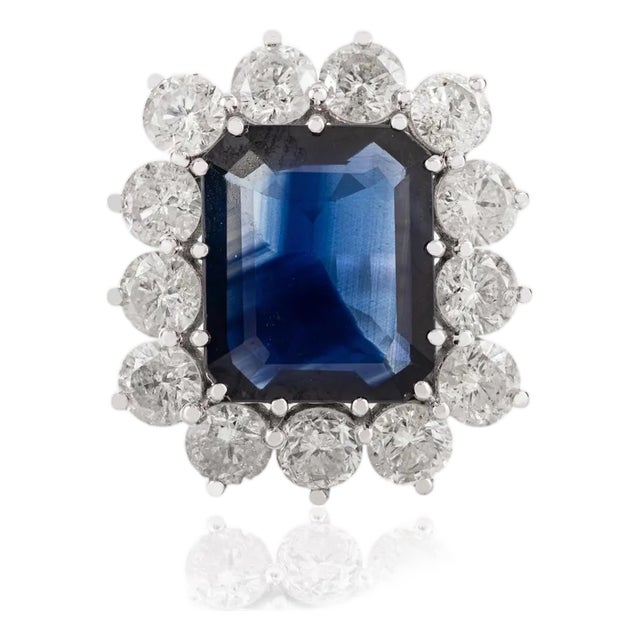Luxury 7.11 Ct Sapphire Estate Ring With 13 Round 4.06 Ct Diamonds in 18k Gold Size 6.5 For Sale