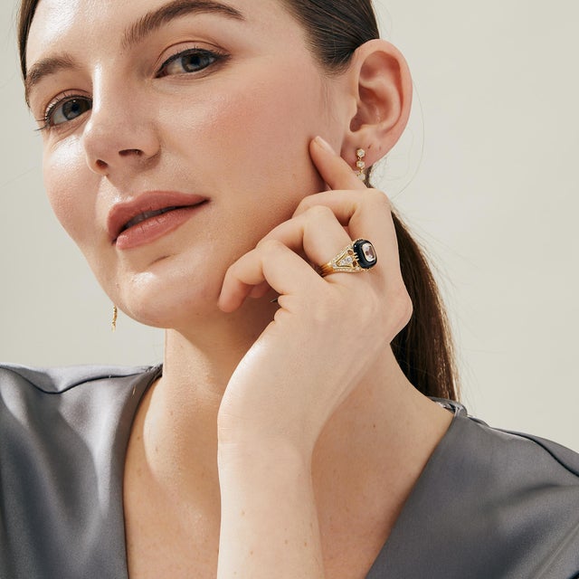 Contemporary Syna Yellow Gold Ring with Rock Crystal, Black Onyx and Diamonds For Sale - Image 3 of 5