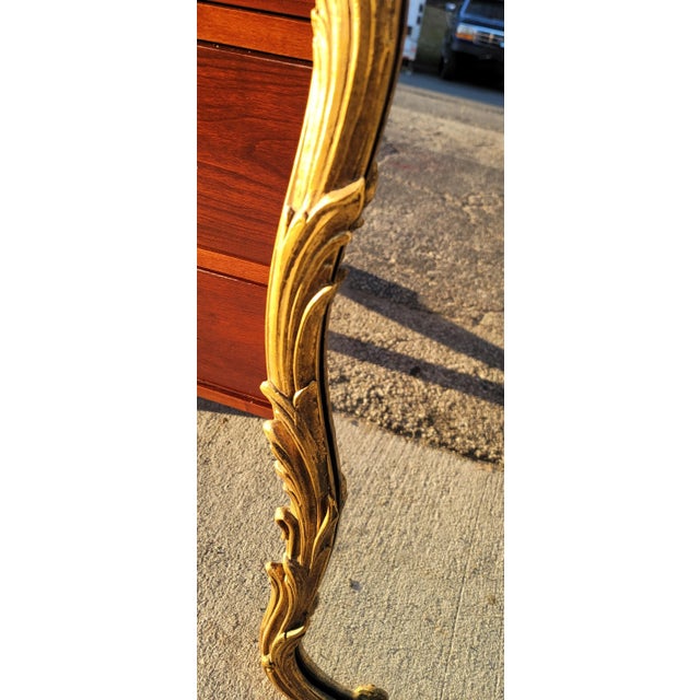 Neoclassical Vintage Carved Giltwood Mirror by Friedman Brothers Decorative Arts Inc. For Sale - Image 3 of 8