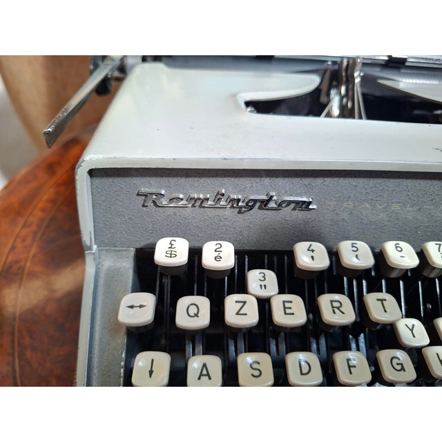 Travel-Riter Deluxe from Remington, 1960s For Sale - Image 4 of 14