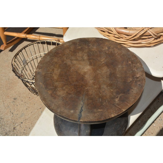1960s 1960s Vintage Black Wooden Round Tonga African Stool With Diamond Shape Cut Outs / Handle For Sale - Image 5 of 15
