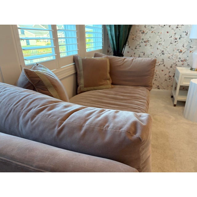 Century day he’s in pristine condition. Great for afternoon naps, watching a little tv or reading a book. With an open...