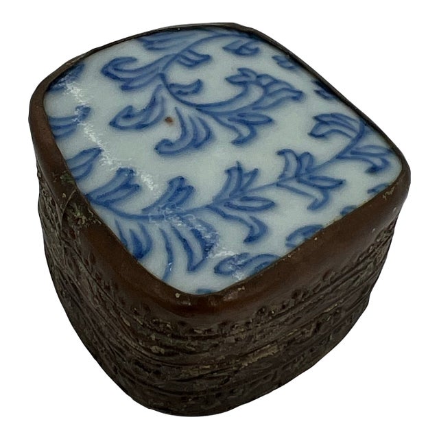 Vintage Ming or Ching Dynasty Trinket Box Chinese Porcelain Shard For Sale