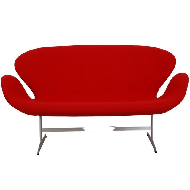 Swan Sofa in Red Fabric by Arne Jacobsen For Sale - Image 18 of 18